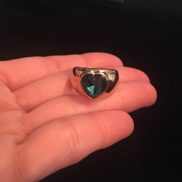 Green and Gold Chunky Ring with a Bold Heart Design - Picture 2 of 6